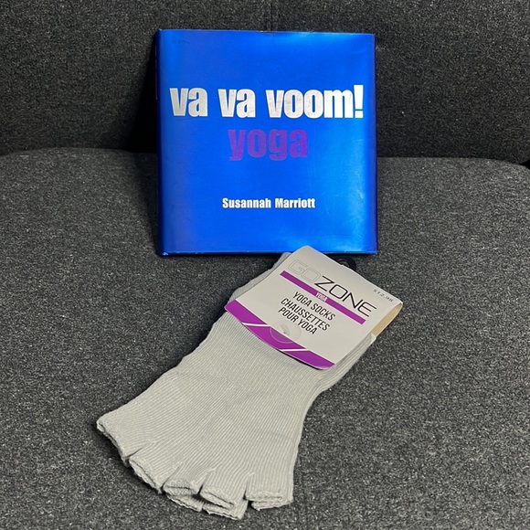 Yoga Bundle: GoZone Yoga socks, vavavoom yoga book.. - Picture 2 of 11
